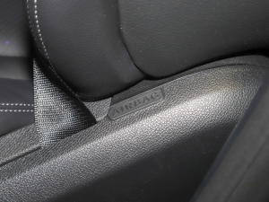 2022300 L 4MATIC Ӹ п؅^(q)