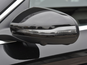 2022300 L 4MATIC A ^