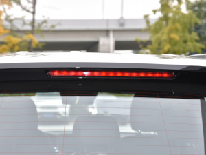 2022300 L 4MATIC A ^