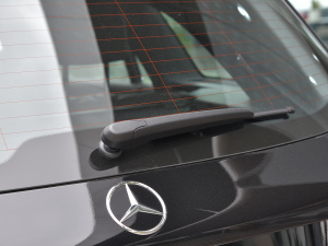 2022300 L 4MATIC A ^