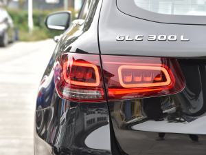 2022300 L 4MATIC A ^