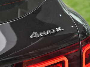 2022300 L 4MATIC A ^