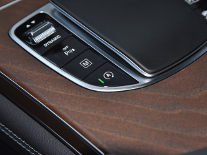 2022300 L 4MATIC A п؅^(q)