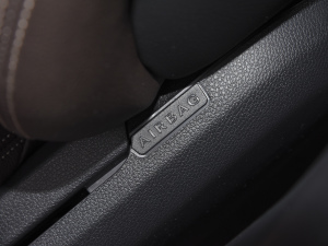 2022300 L 4MATIC A п؅^