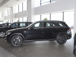 2022款改款 260 L 4MATIC 动感型 正侧（左）