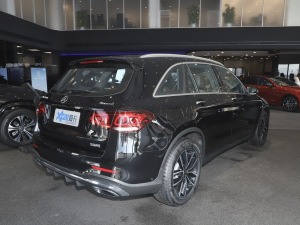 2022款改款 260 L 4MATIC 动感型 右后45度
