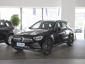 2022款改款 260 L 4MATIC 动感型 左前45度
