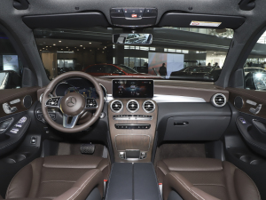 2022款改款 260 L 4MATIC 动感型 内饰全景
