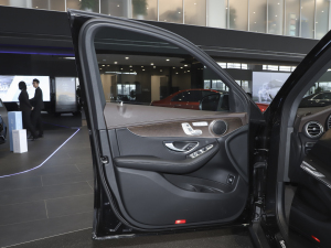 2022Ŀ 260 L 4MATIC Ӹ {λ܇T