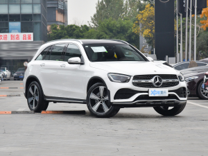 2022款改款 300 L 4MATIC 豪华型 右前45度