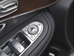 2022Ŀ 300 L 4MATIC A п؅^(q)