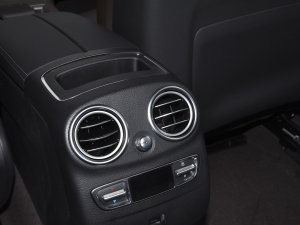 2022Ŀ 300 L 4MATIC A п؅^(q)