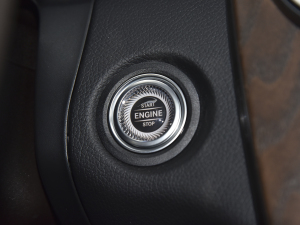 2022Ŀ 300 L 4MATIC Ӹ п؅^(q)