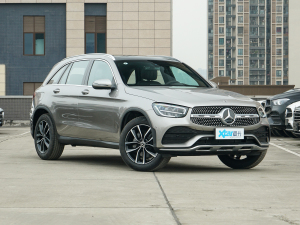 2022款260 L 4MATIC 豪华型 右前45度