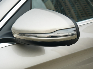 2022260 L 4MATIC A ^