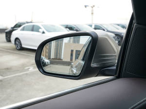 2022260 L 4MATIC A ^