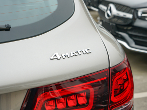 2022260 L 4MATIC A ^