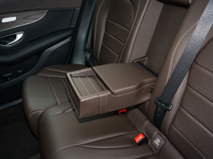 2022款260 L 4MATIC 豪华型 后排中央扶手