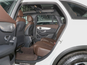 2022款改款二 260 L 4MATIC 动感型 后排空间