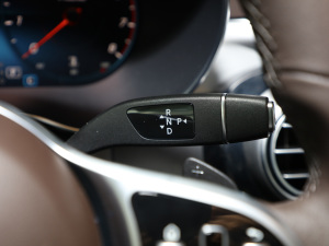 2022款改款二 260 L 4MATIC 动感型 换挡杆