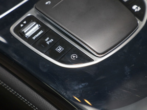 2022Ŀ 260 L 4MATIC Ӹ п؅^