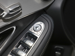 2022Ŀ 260 L 4MATIC Ӹ п؅^