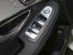 2022Ŀ 260 L 4MATIC Ӹ п؅^