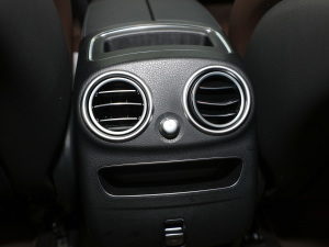 2022Ŀ 260 L 4MATIC Ӹ п؅^