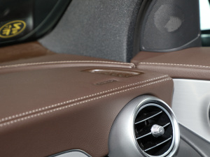 2022Ŀ 260 L 4MATIC Ӹ п؅^