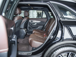 2022款改款二 GLC 260 L 4MATIC 豪华型 后排空间