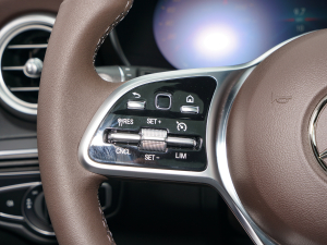 2022GLC 300 L 4MATIC Ӹذ п؅^