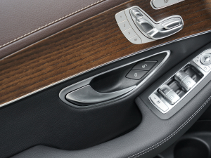 2022GLC 300 L 4MATIC Ӹذ п؅^