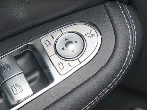 2022GLC 300 L 4MATIC Ӹذ п؅^