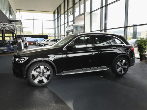 2022款改款二 GLC 300 L 4MATIC 豪华型 正侧（左）