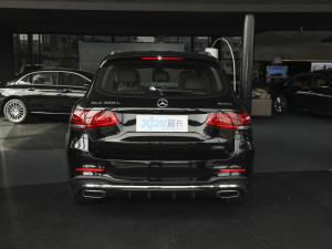 2022款改款二 GLC 300 L 4MATIC 豪华型 正后	