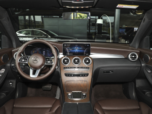 2022款改款二 GLC 300 L 4MATIC 豪华型 内饰全景