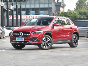 2022款GLA 200 左前45度
