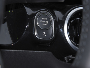 2022Ŀ GLA 180 п؅^(q)