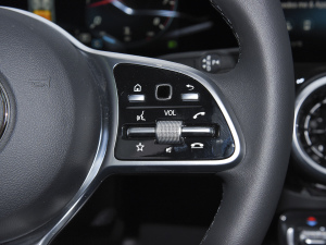 2022Ŀ GLA 180 п؅^(q)