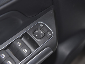 2022Ŀ GLA 180 п؅^(q)