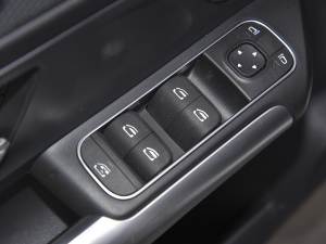 2022Ŀ GLA 180 п؅^(q)