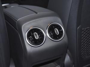 2022Ŀ GLA 180 п؅^(q)