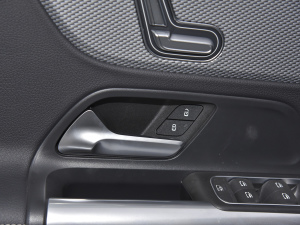 2022Ŀ GLA 180 п؅^(q)