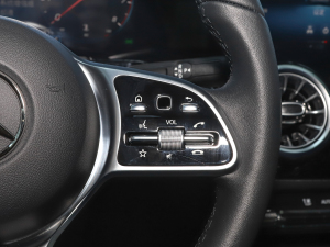 2022Ŀ GLA 200 п؅^