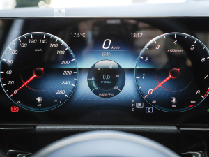 2022Ŀ GLA 200 п؅^(q)