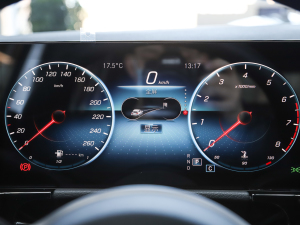 2022Ŀ GLA 200 п؅^(q)