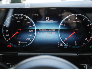 2022Ŀ GLA 200 п؅^(q)