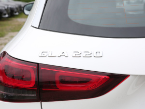 2022GLA 220 ^