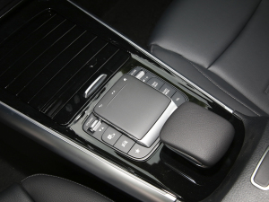 2022GLA 220 {(dio)(ji)