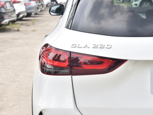 2022GLA 220 4MATIC ^